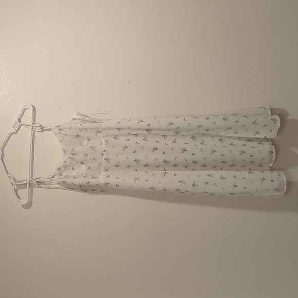 Forever 21 ivory floral print midi length cami dress - Picture 2 of 12